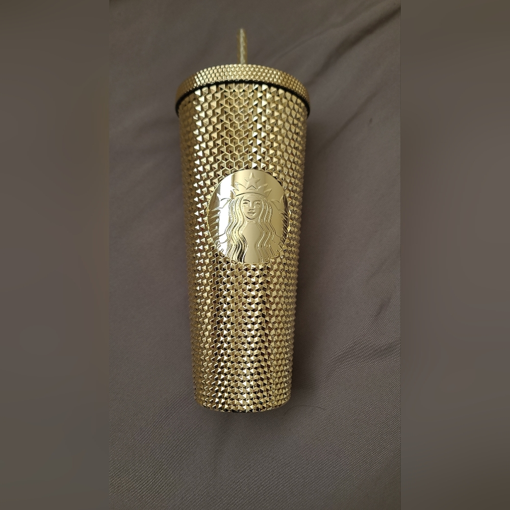 Starbucks Gold Cup 2022 Holiday Studded Bling Plastic Cold Cup Venti 24floz NWT